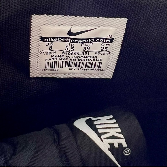 Ladies NIKE ankle high top suede sneakers Size 8 - Picture 7 of 11